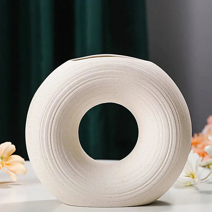 Elegant Ceramic Vase for Home Decor - Nordic Design