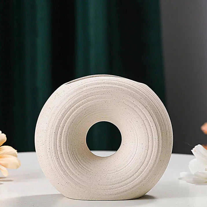 Elegant Ceramic Vase for Home Decor - Nordic Design
