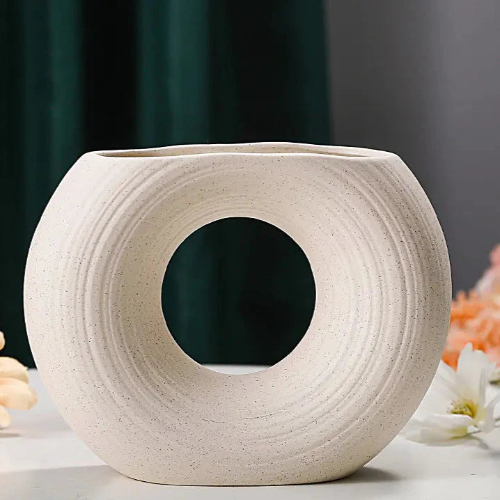 Elegant Ceramic Vase for Home Decor - Nordic Design