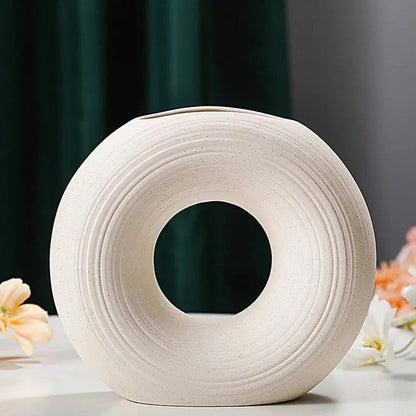 Elegant Ceramic Vase for Home Decor - Nordic Design