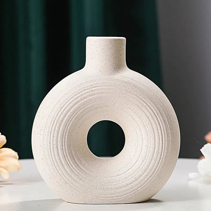 Elegant Ceramic Vase for Home Decor - Nordic Design